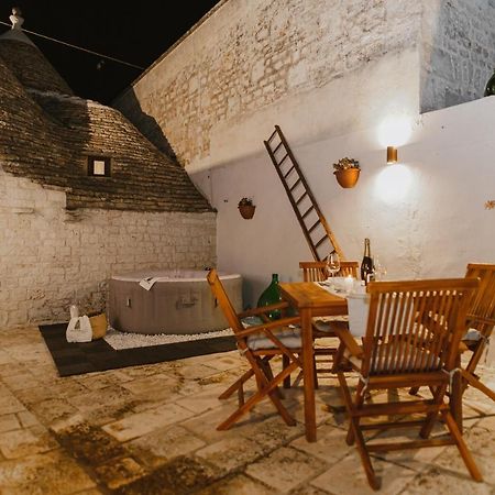 Milestones Modern Suite Trullo Jacuzzi Spa & Relax อัลเบโรเบลโล ภายนอก รูปภาพ