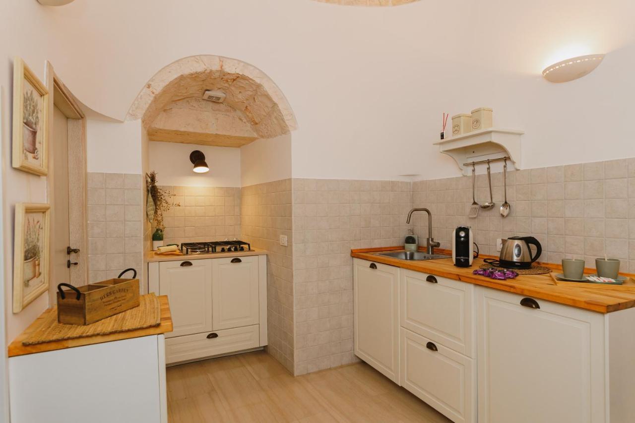 Milestones Modern Suite Trullo Jacuzzi Spa & Relax อัลเบโรเบลโล ภายนอก รูปภาพ