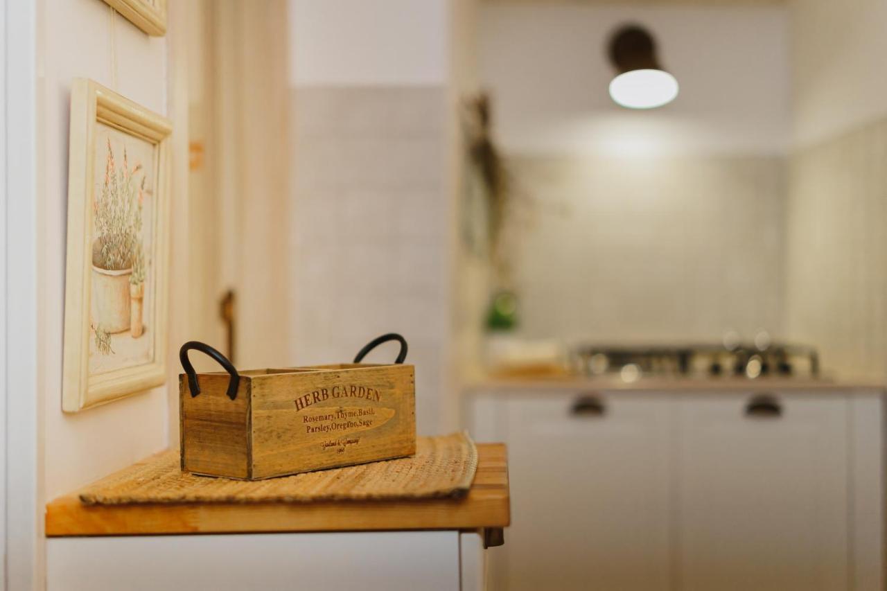 Milestones Modern Suite Trullo Jacuzzi Spa & Relax อัลเบโรเบลโล ภายนอก รูปภาพ
