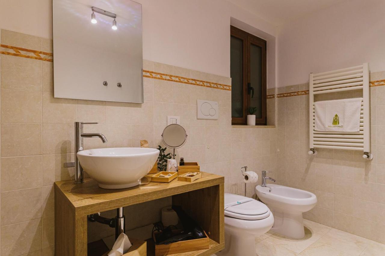 Milestones Modern Suite Trullo Jacuzzi Spa & Relax อัลเบโรเบลโล ภายนอก รูปภาพ