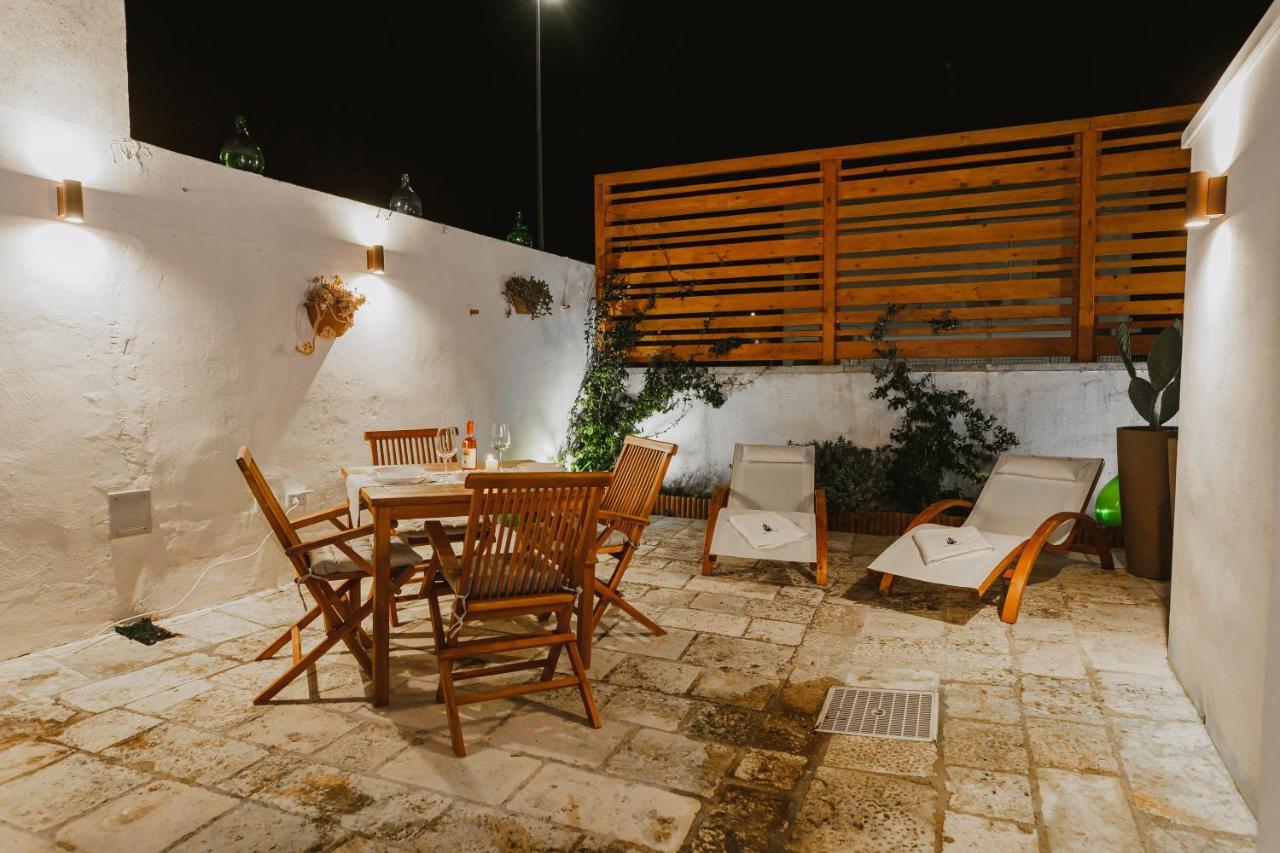 Milestones Modern Suite Trullo Jacuzzi Spa & Relax อัลเบโรเบลโล ภายนอก รูปภาพ