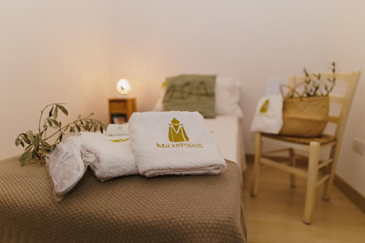 Milestones Modern Suite Trullo Jacuzzi Spa & Relax อัลเบโรเบลโล ภายนอก รูปภาพ