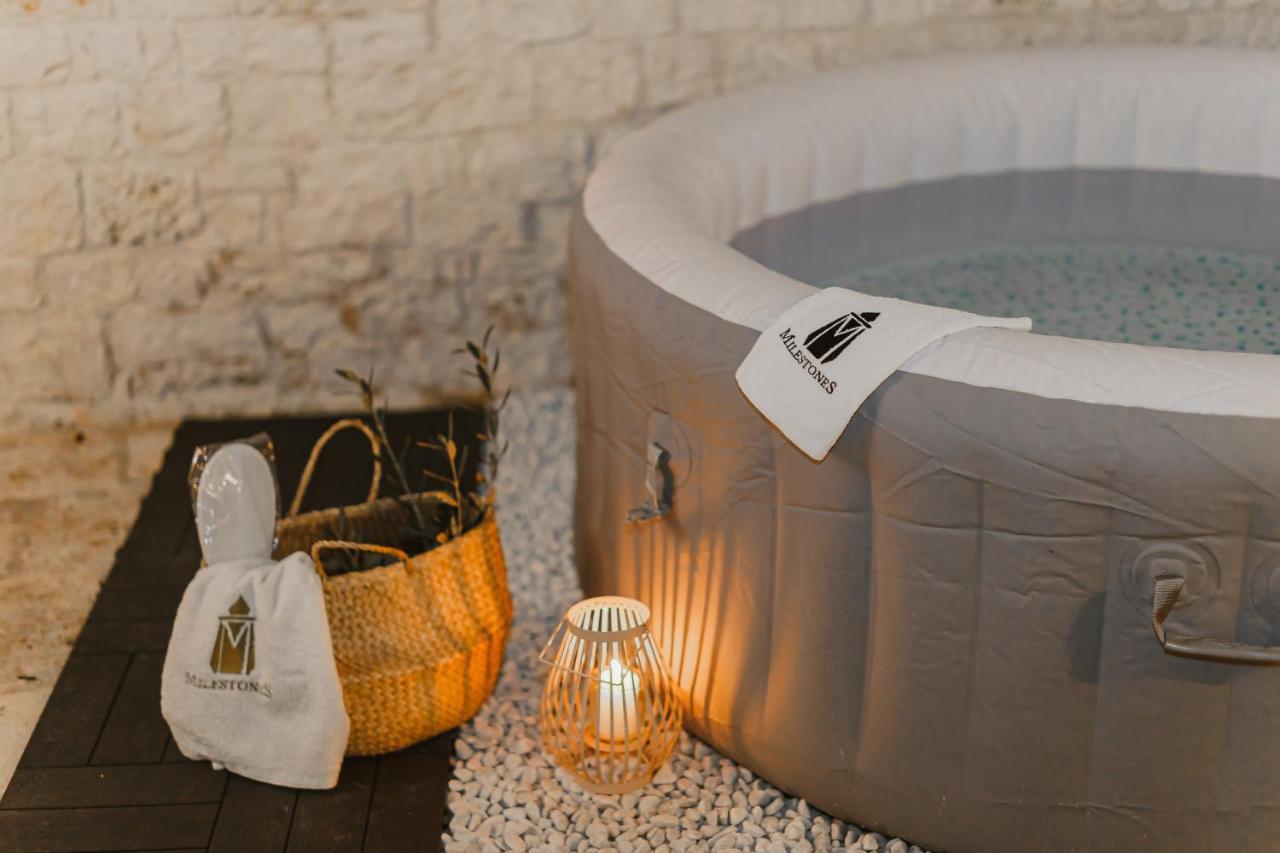 Milestones Modern Suite Trullo Jacuzzi Spa & Relax อัลเบโรเบลโล ภายนอก รูปภาพ